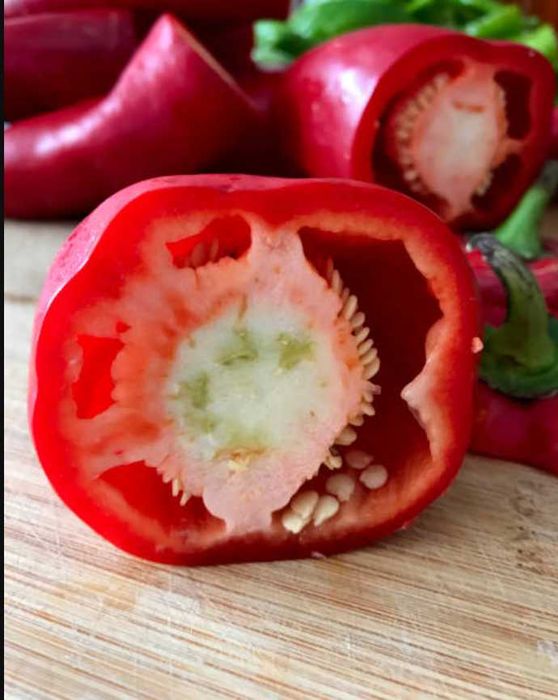 Pimenta Capia, tomates frescos, cenouras