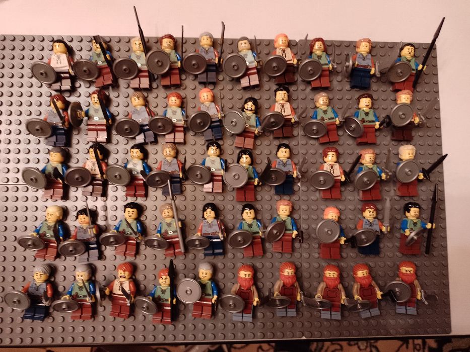 Lego castle wieśniak/bandyta/chłop 50szt