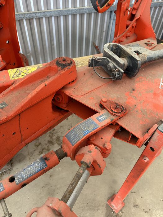 Pług obrotowy kuhn 5 multi master 122