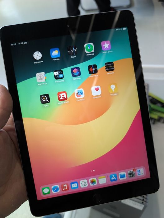 Планшет Apple iPad 6 (2018) 32GB Wi-Fi (A1893) Retina 9.7" • Ідеальний для навчання та перегляду відео