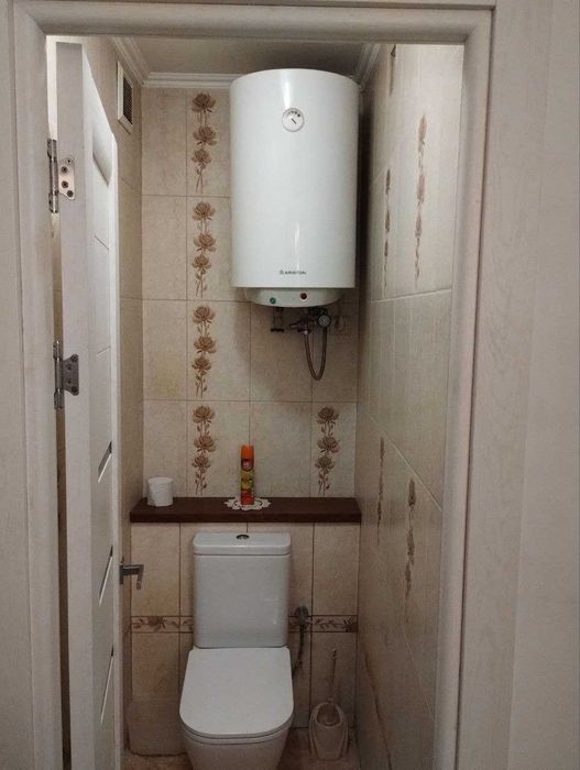 Продам трикімнатну квартиру на Скорини