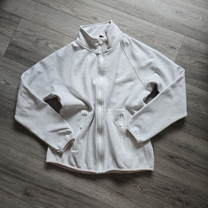 Szara ocieplana bluza 40