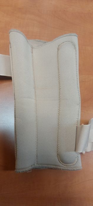 Orteza oppo stabilizator stawu kolanowego z neoprenu beż roz s