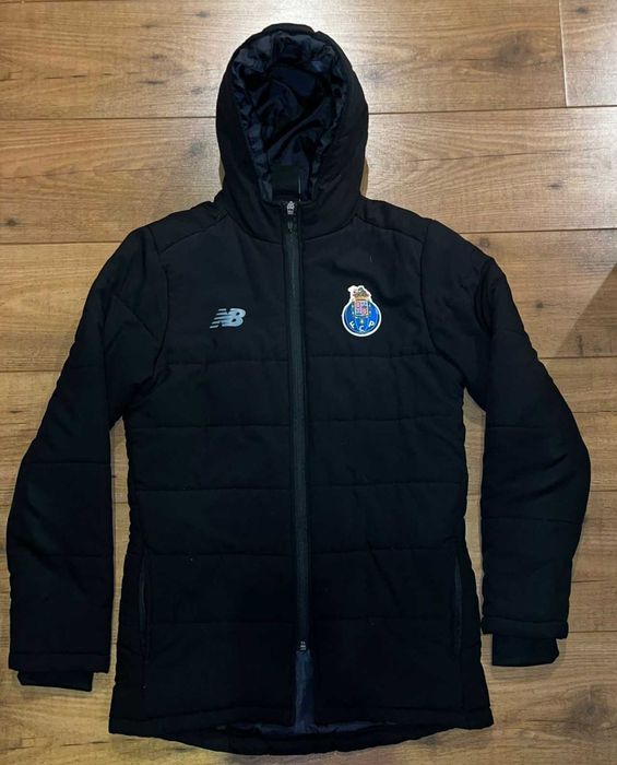 Kispo do FCP da New Balance em muito bom estado.Tam 158 -(10a 14 anos)