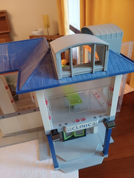 Playmobil duży szpital z wyposażeniem