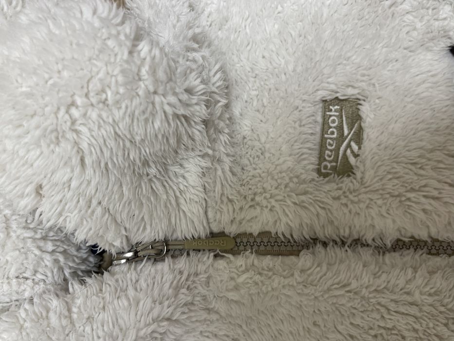 Тепла кофтина Reebok для дівчинки 92