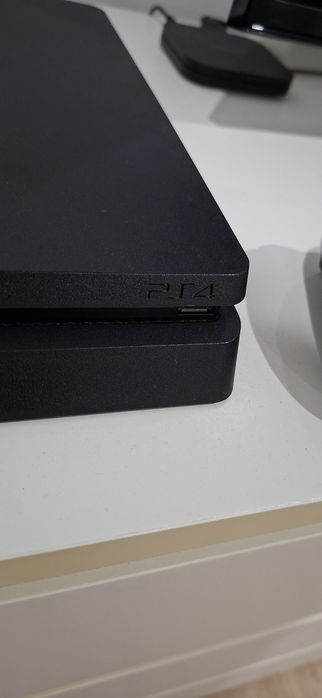 PS4 Slim 500GB + comando original