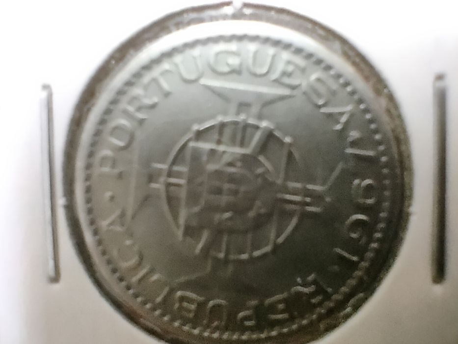 Moeda de 2,5 escudos angola 1967