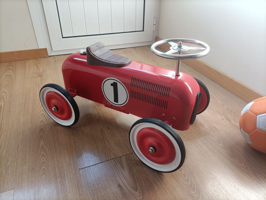 Carro andarilho como novo