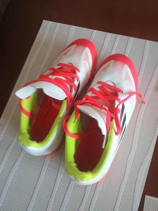 Buty sportowe halówki  Adidas r.36 jak nowe .