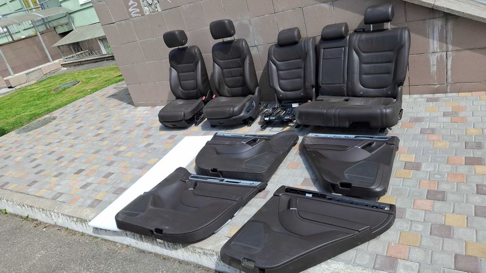 Сиденья Touareg 2 7P салон 2019 2017 2016 2015 2014 2013 2012 2011 2010 Крісло Таурег 7П салон , сидіння Таурег коричневий салон