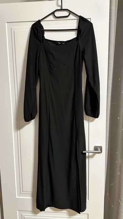 Платье черное sinsay