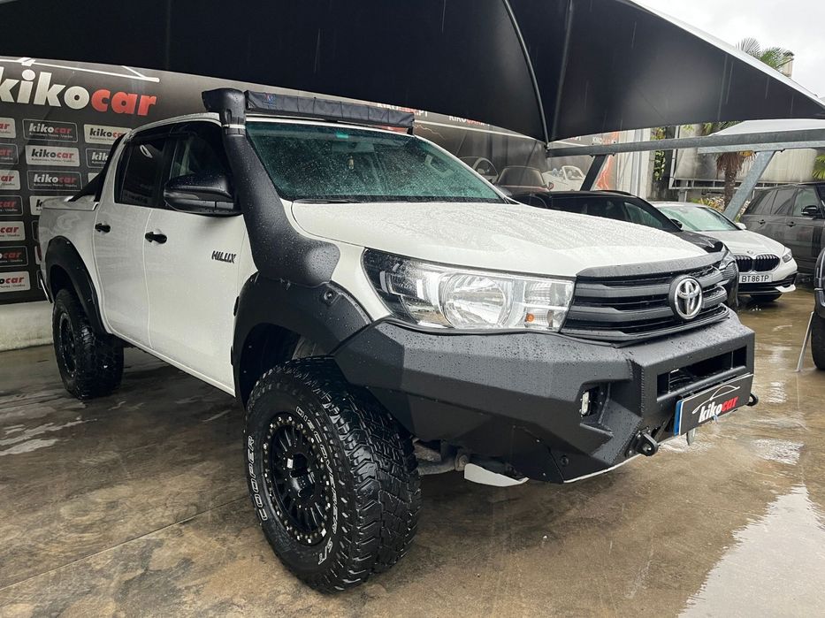 Toyota Hilux 2.4 D-4D 4WD CD Tracker