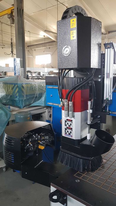 Фрезерний верстат з ЧПУ Артмастер 2515 з авт. зміною інструменту