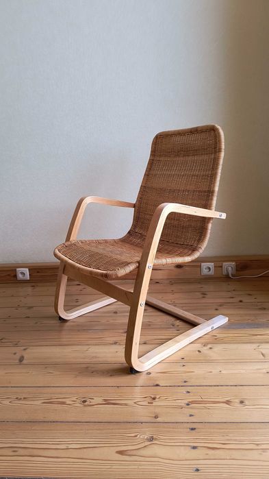 Fotel drewniany z rattanowym siedziskiem ÖLAND, IKEA