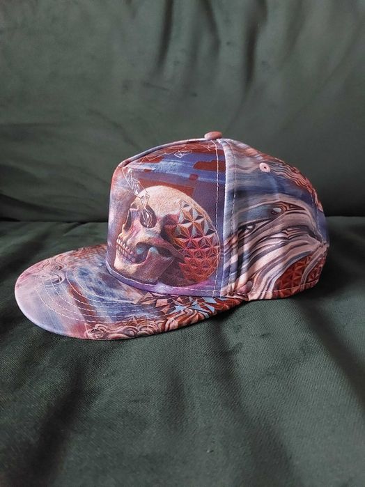 czapka snapback ezoteryka z czaszką