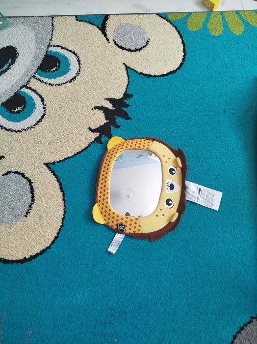 Lusterko do obserwacji dziecka w aucie