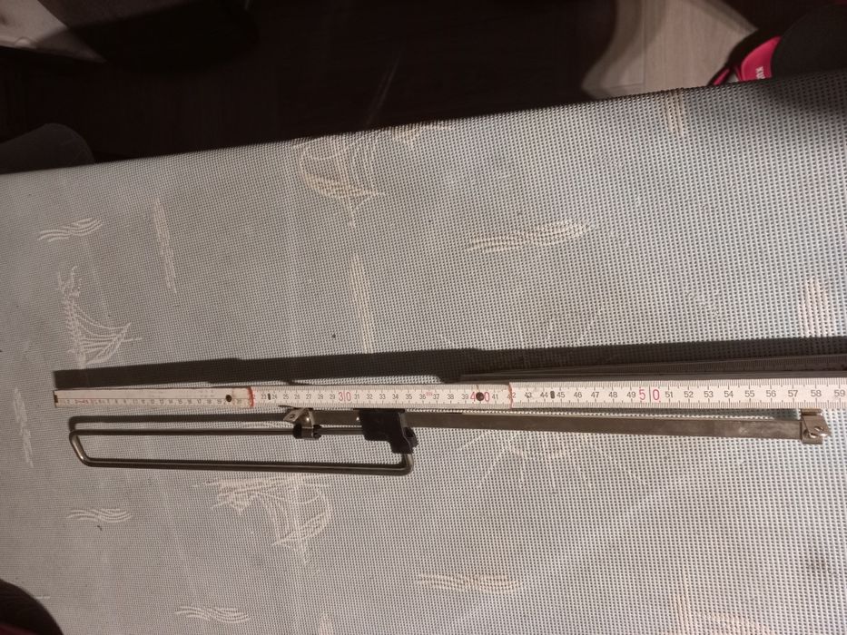 Uchwyt do szafy na wieszaki