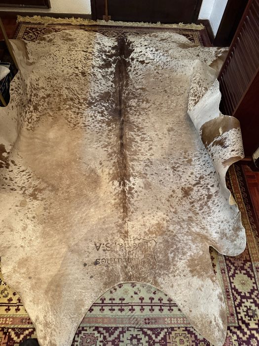 Tapete de Pele de Vaca Natural - Curtumes Ibéria (Genuíno)