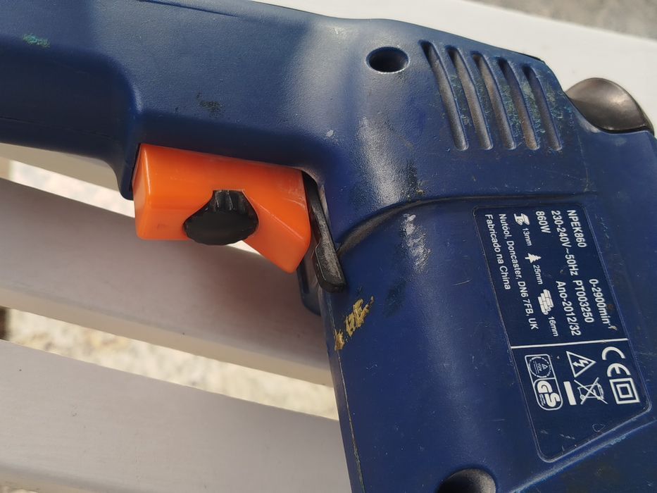 Vendo máquina de furar para peças