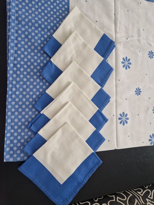 Toalha de mesa e guardanapos