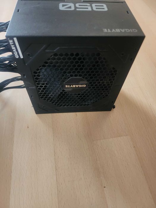 Sprzedam zasilacz Gigabyte P850GM – 850W mocy absolutnej