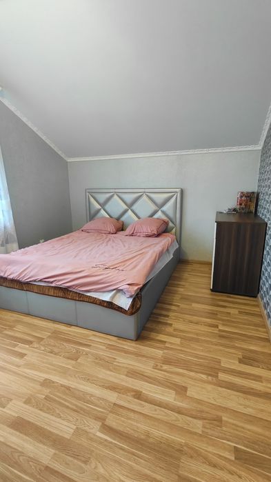 Будинок у тихому провулку!