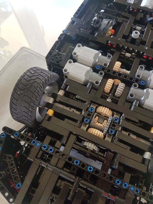 Lego technic MOC - Tesla Model S bluetooth kolekcjonerskie