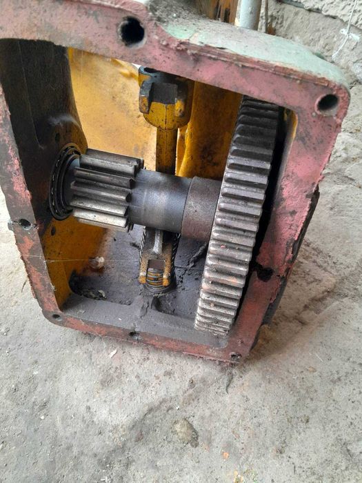 Корпус моста Джон Дір 330 John Deere 330