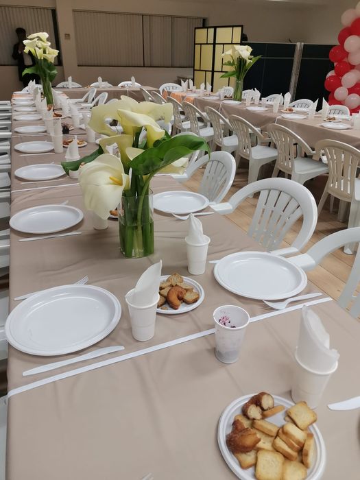 Esplanada 10 mesas e 40 cadeiras