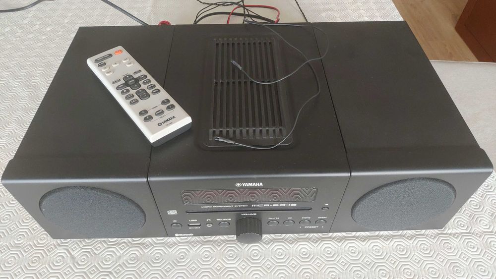 COMO NOVO! Yamaha MCR-B043 – Som Top + Bluetooth + CD