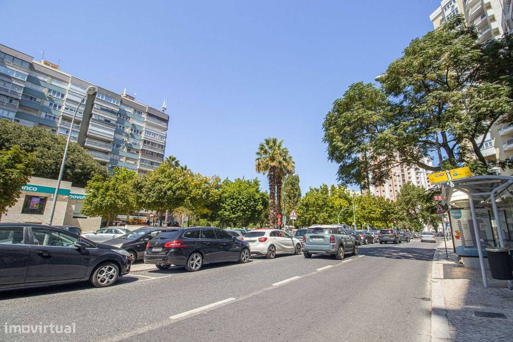 Apartamento T4 - Algés