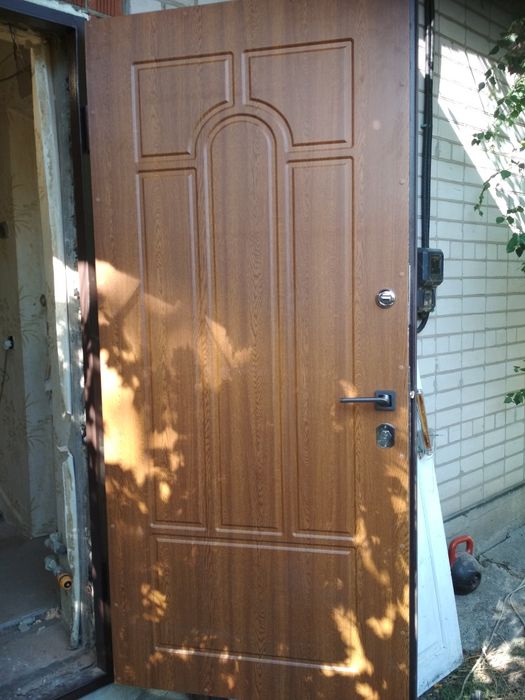 Двери входные бронированные металлические тамбурные перегородки ворота