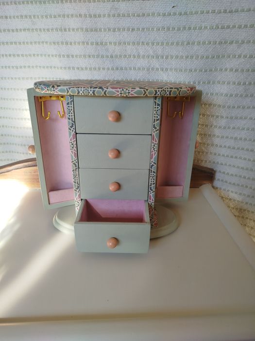 Organizador de jóias restaurado