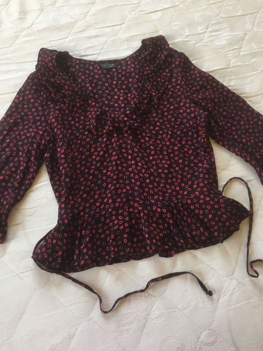 Жіноча блуза з рюшами