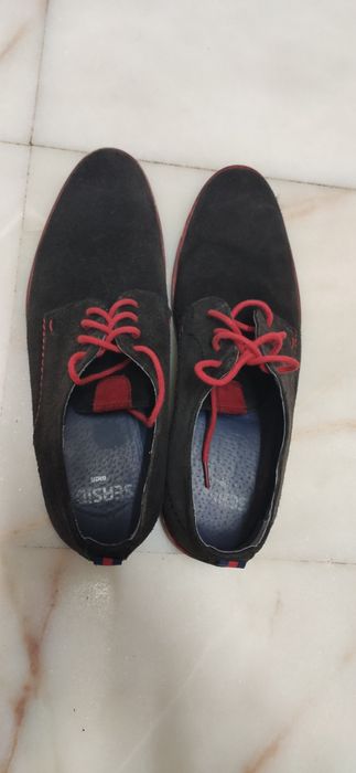 Sapatos 41 preto e vermelho