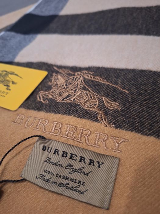 Beżowy Szalik Burberry 100% Kaszmir Nowy z Metka