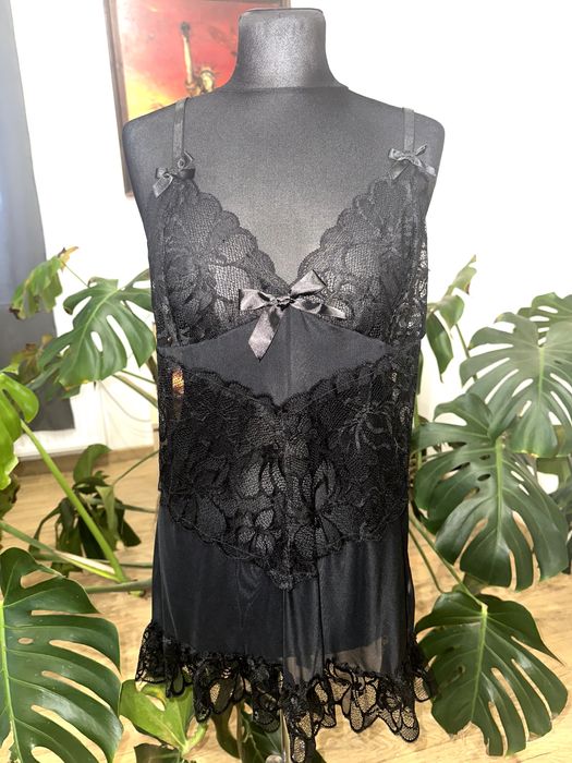 Koszulka czarna piękna nowa 48