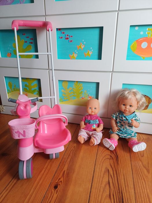 Carrinho Nenuco com duas bonecas