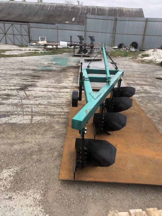 Плуг ПН 4-30 (Кам’янець-Под. завод плугів і культив.)