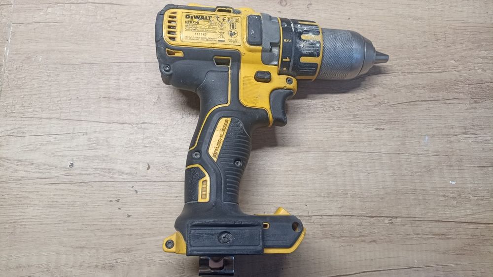 Wkrętarka DeWalt Dcd790