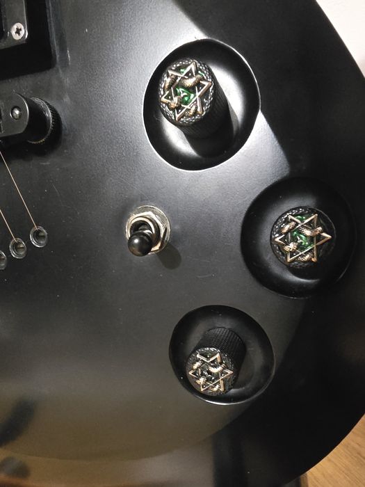 Електрогітара Cort EVL-Z4 Custom  EMG 81/85, Сталеві лади, Радіус 14