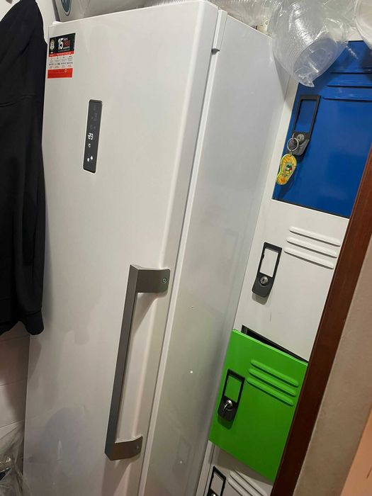 Congelador Vertical com 7 divisões