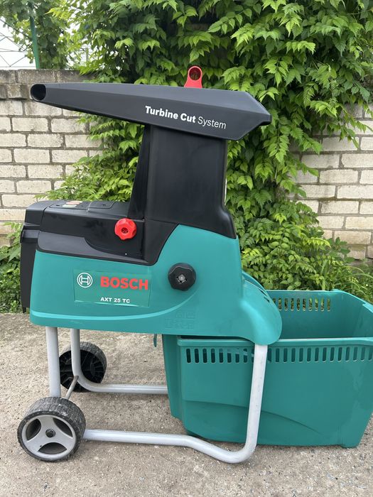 Садовий подрібнювач Bosch AXT 25 TC