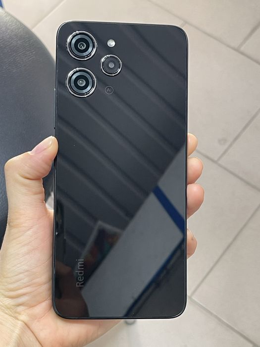 Мобільний телефон Xiaomi Redmi 12 4/128GB NFC швидка зарядка