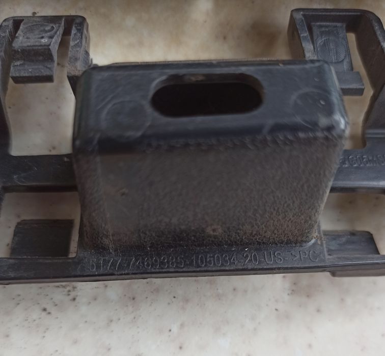 Кронштейн порога