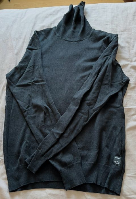Vendo Blusa Gola Alta Replay. ( Não Baixa de apreço ).