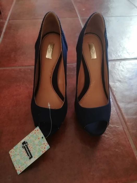 Sapatos stradivarius