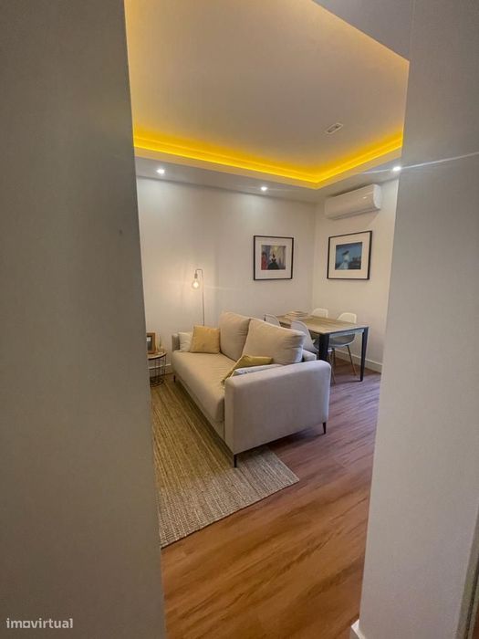 Apartamento T2 para Arrendamento | Arroios
