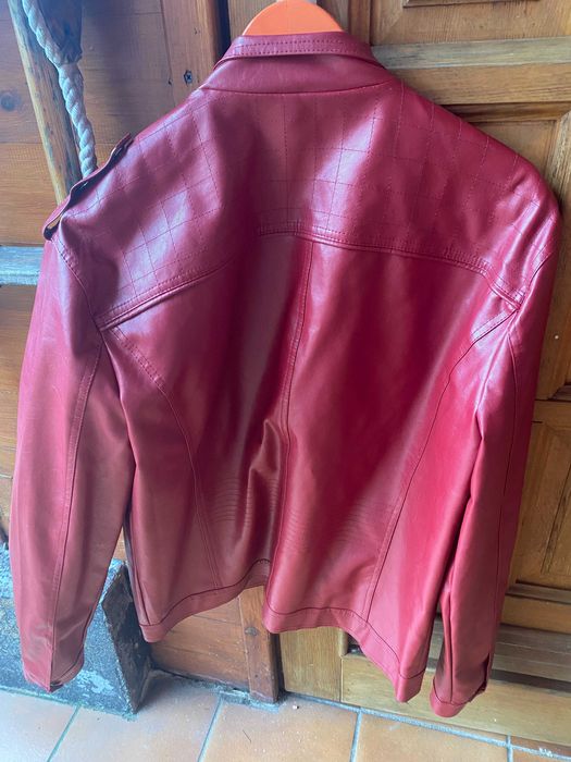 ekoskóra piękna stylowa kurtka czerwona